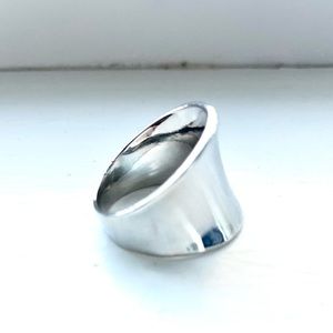 Boho Metal Silver ring oversized band size 7, simple and elegant silver plated